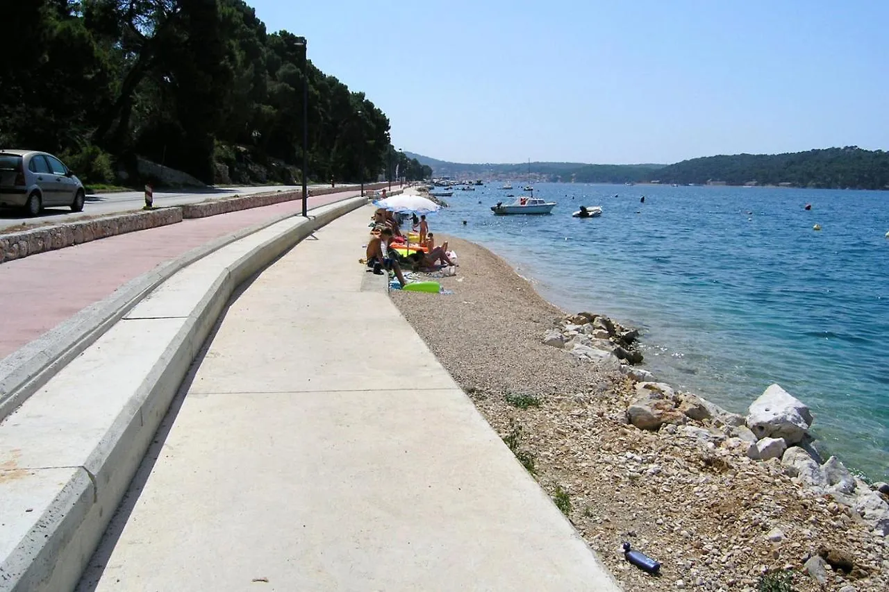 Apartments And Rooms By The Sea Mali Losinj 3*,
