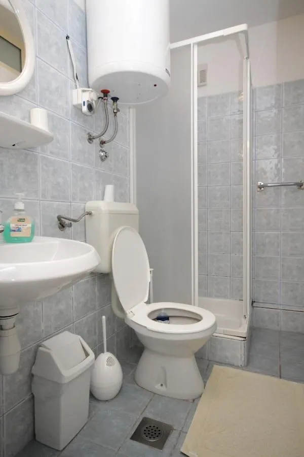 Apartments And Rooms By The Sea Mali Losinj Guest house