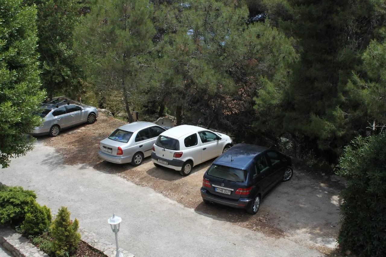 Apartments And Rooms By The Sea Mali Losinj