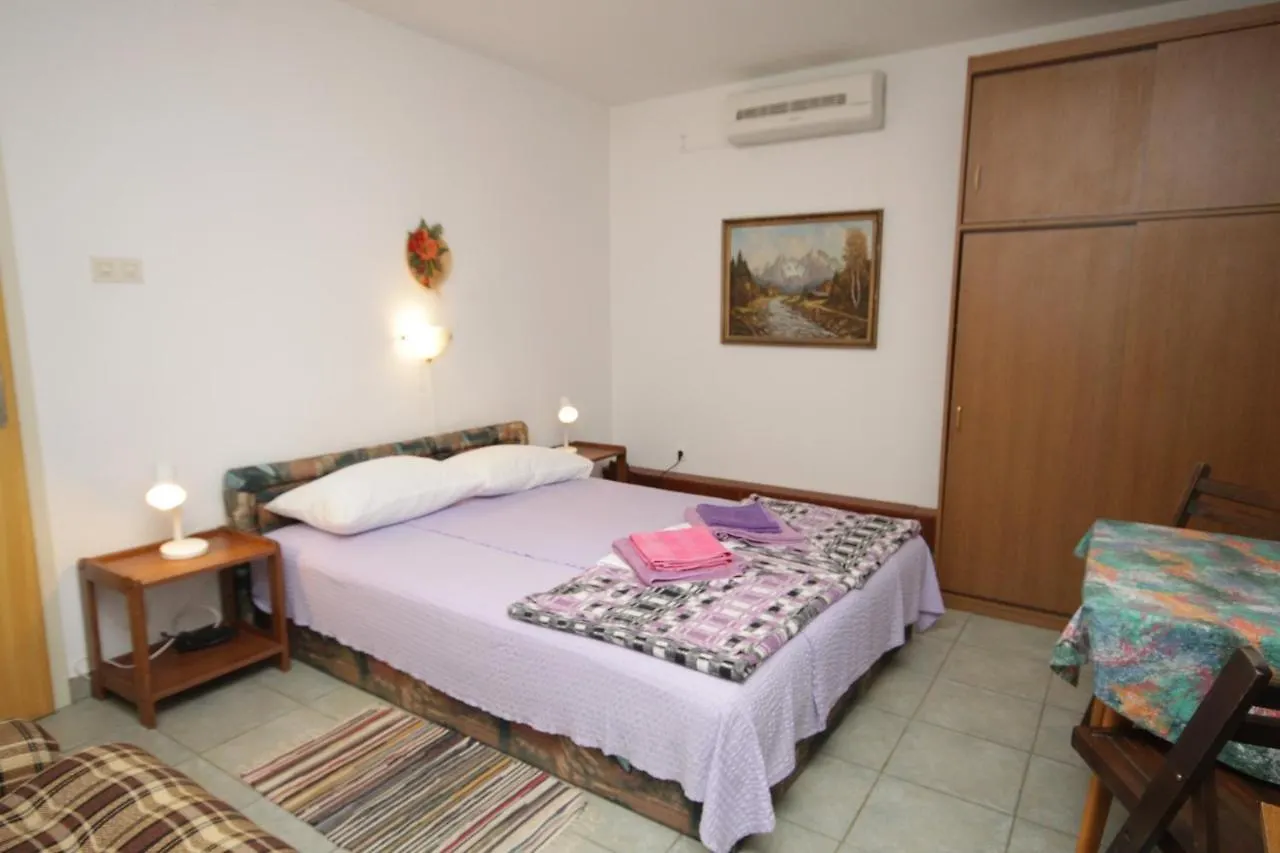 Apartments And Rooms By The Sea Mali Losinj
