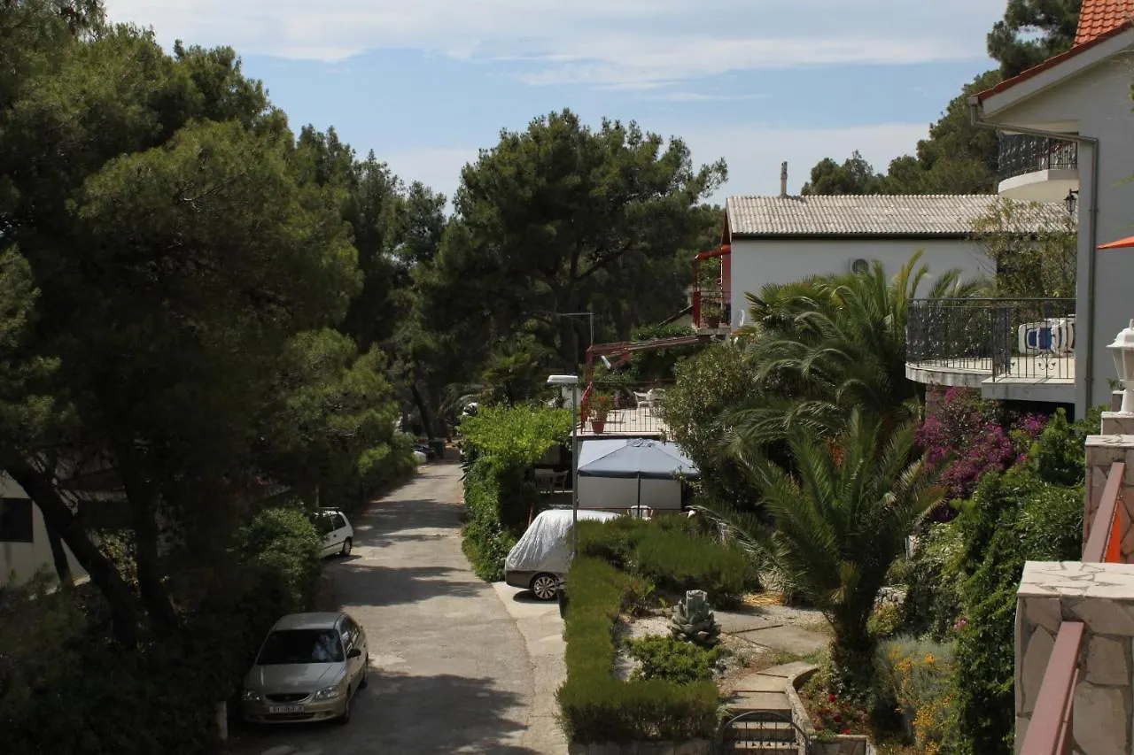 Apartments And Rooms By The Sea Mali Losinj 3*,