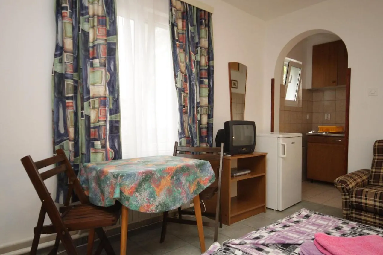 Apartments And Rooms By The Sea Mali Losinj