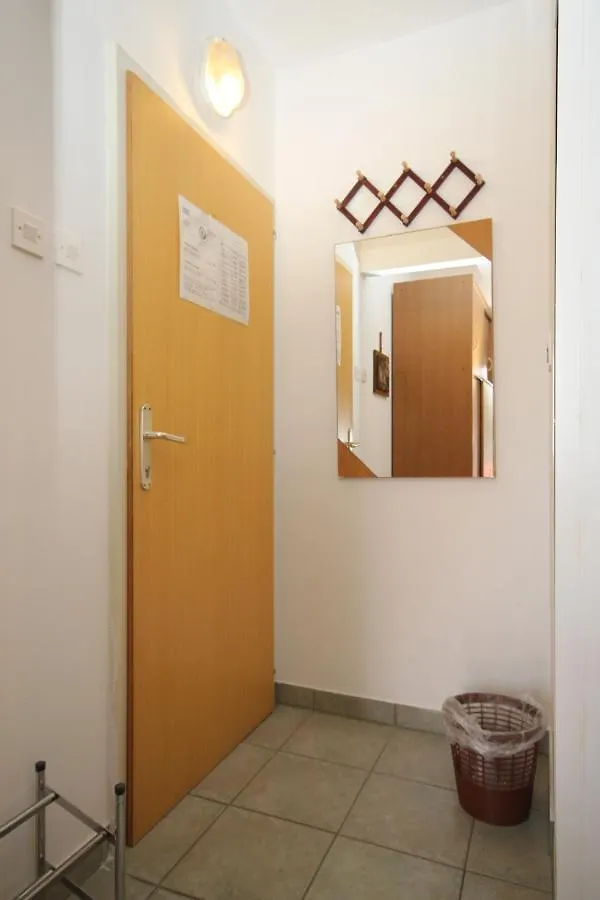 Apartments And Rooms By The Sea Mali Lošinj Affittacamere