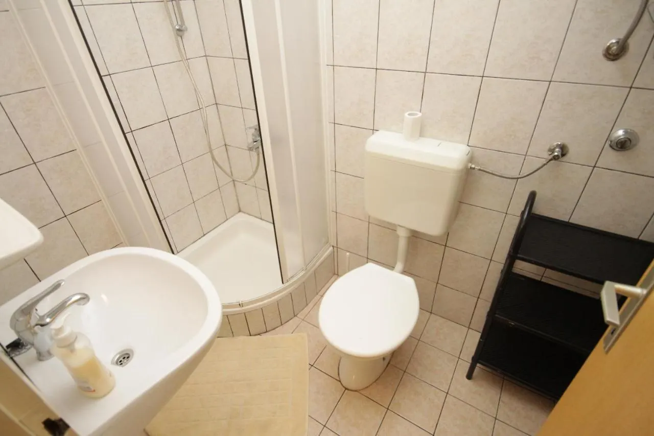 Apartments And Rooms By The Sea Mali Losinj 3*,