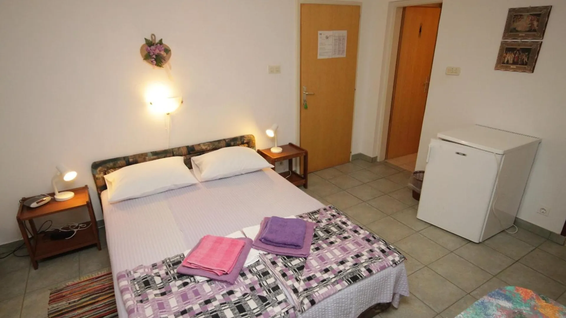 Guest house Apartments And Rooms By The Sea Mali Losinj